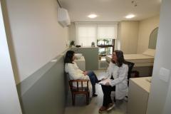 Consulta médica sobre obesidade e diabetes na Clínica Genuína