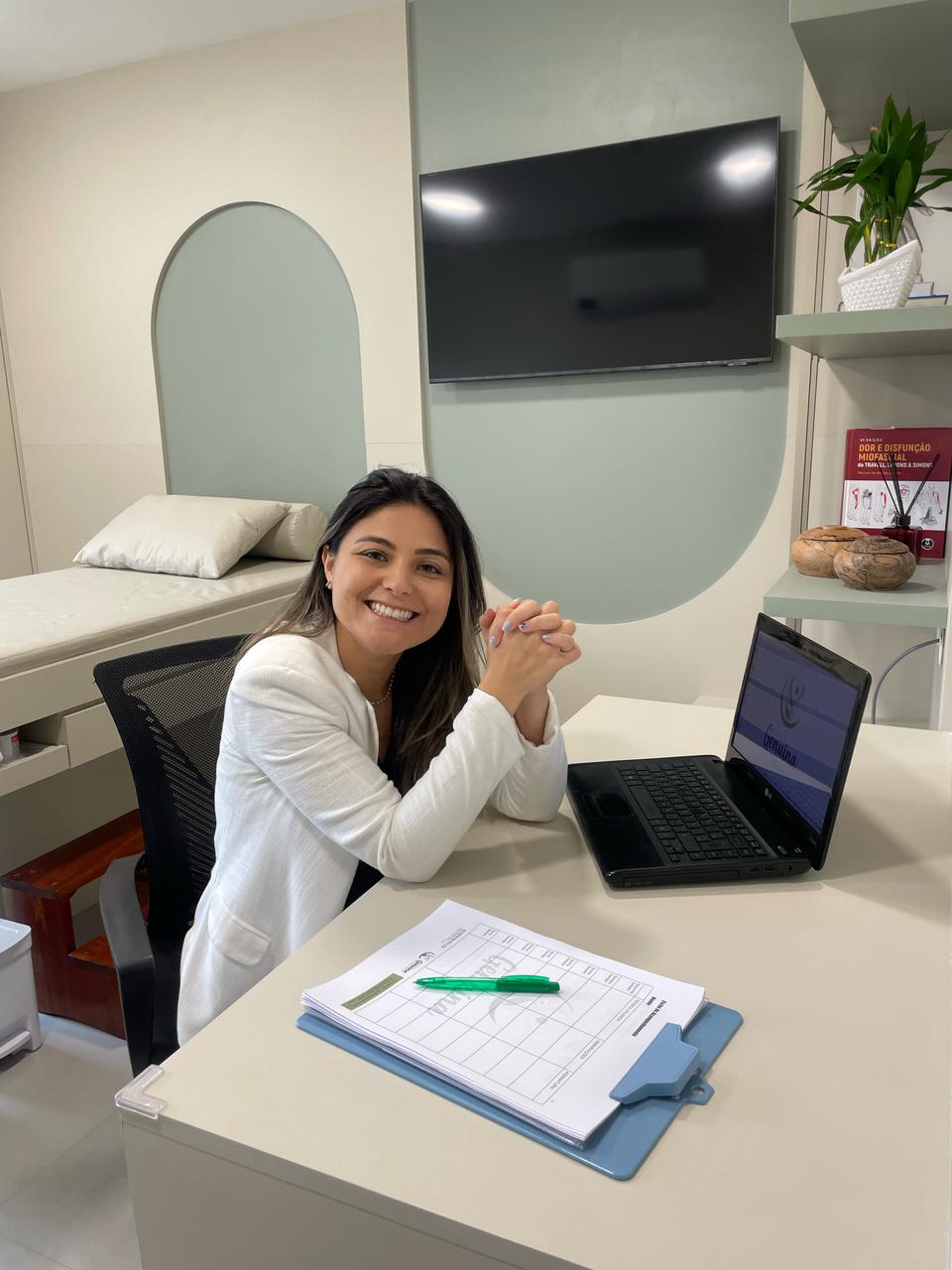 Dra. Juliane Yumi Furuta Silva, médica de Família e Comunidade da Clínica Genuína