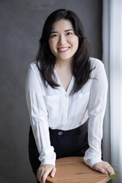 Dra. Larissa Hiromi Sayama Esteves